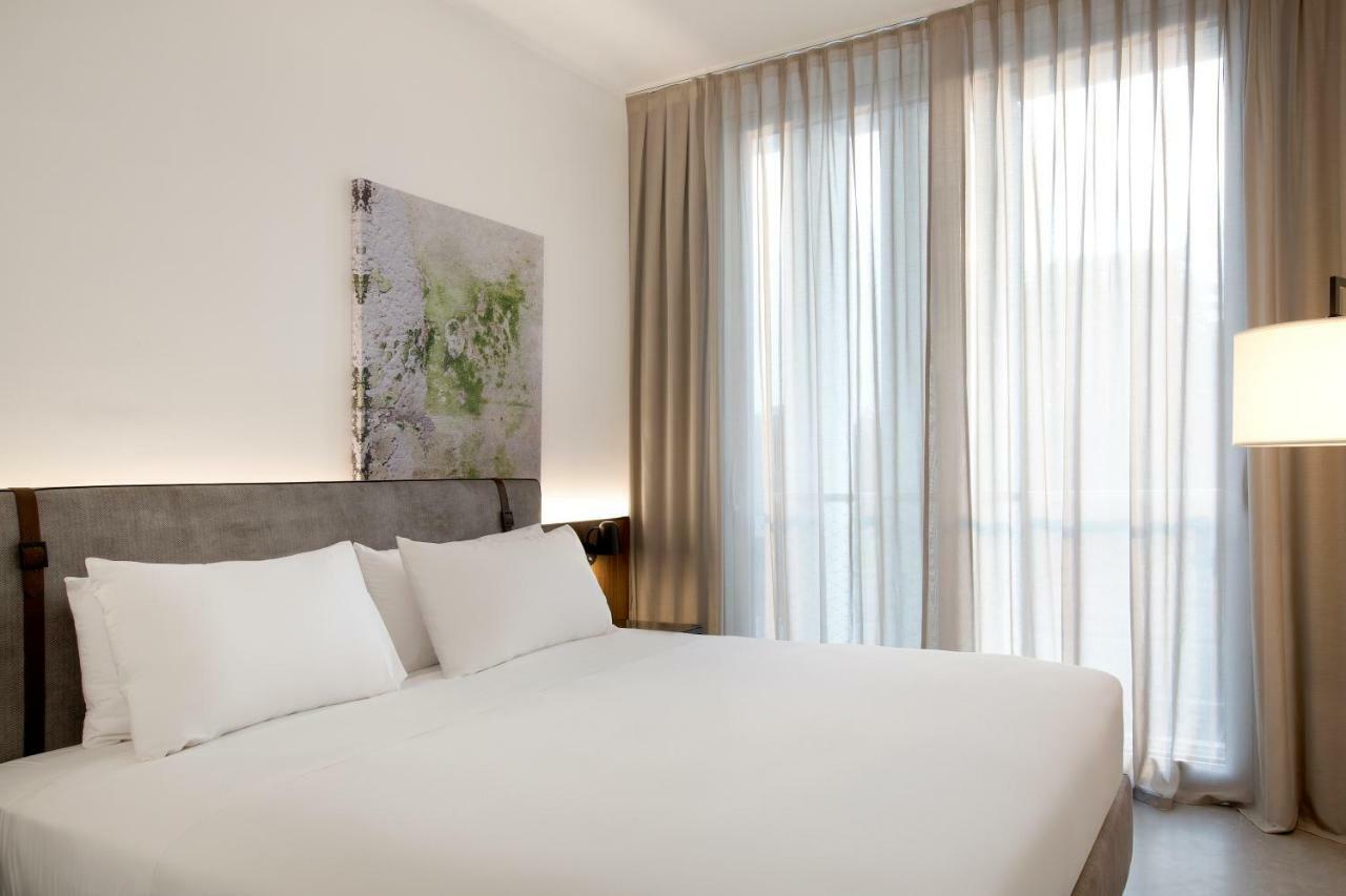 Deluxe Room,834475382:JPEG